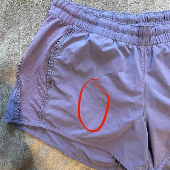 Lululemon shorts size 8 - Picture 2 of 6